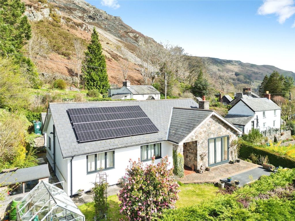 2 bed bungalow for saleLlangynog, Oswestry, Powys SY10