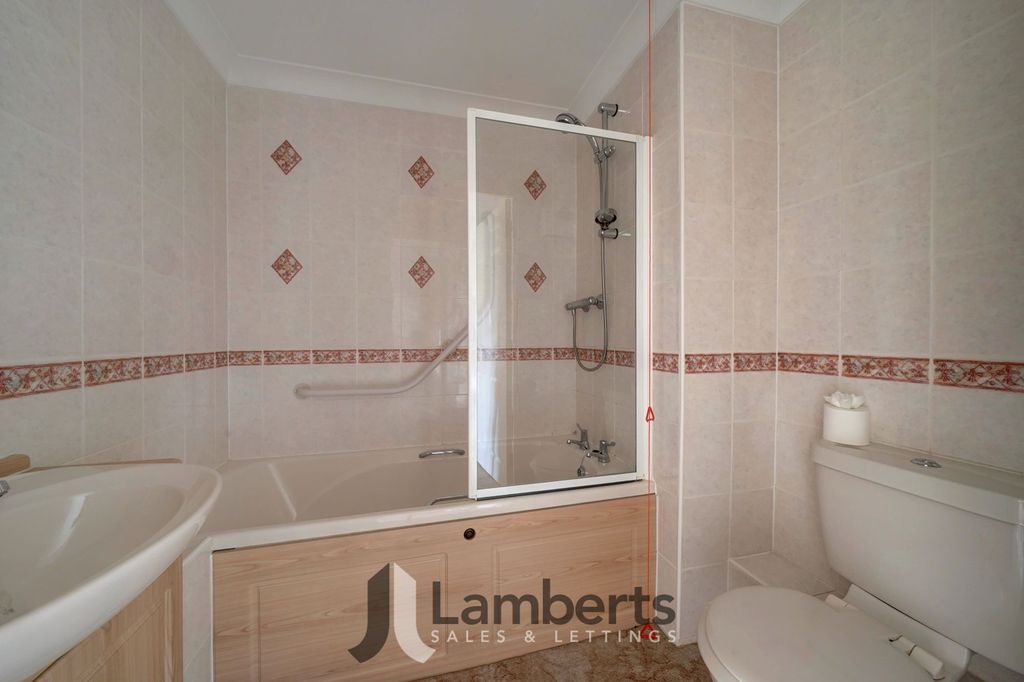 Additional image 8 of 2 bed flat for saleNew Road, Studley B80