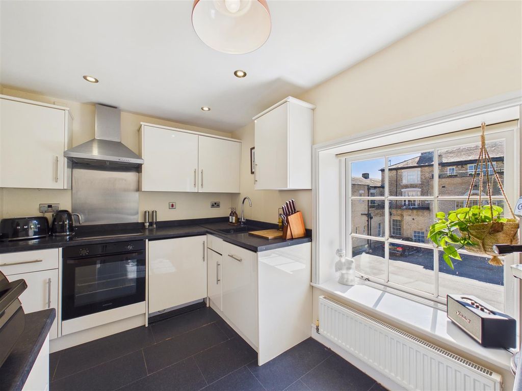 2 bed flat for saleThe Stables, Raywell, Cottingham HU16 photo 5