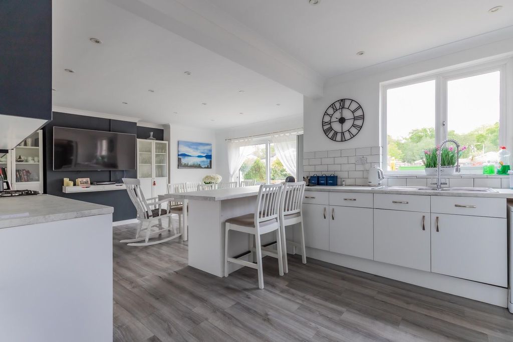 Additional image 2 of 4 bed semi-detached house for saleSolva Avenue, Cardiff CF14