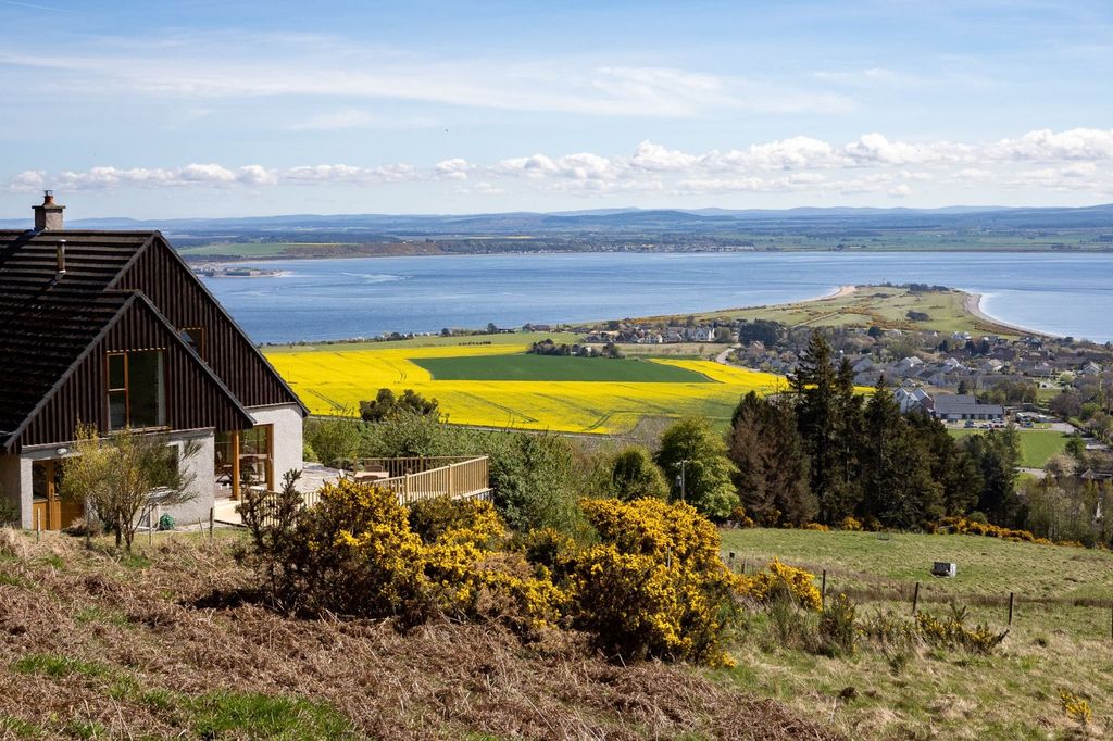 5 bed detached house for saleFortrose, Ross-Shire IV10