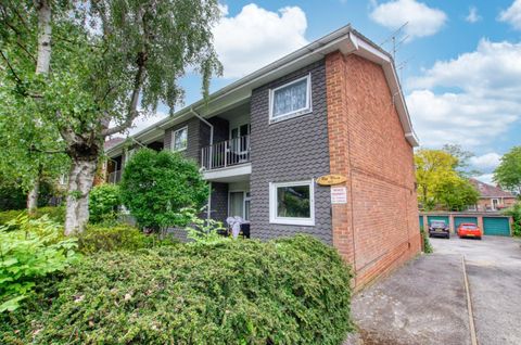 115 Woodmill Lane, Southampton SO18