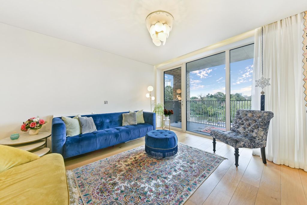 Additional image 3 of 2 bed flat for saleCopland Court, Durham Wharf Drive, Brentford TW8.