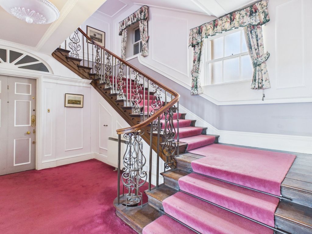 Additional image 11 of 3 bed flat for saleMissenden Road, Amersham, Buckinghamshire HP7