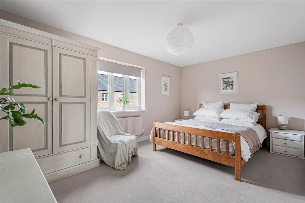 Additional image 5 of 5 bed property for saleLander Close, Chesterton, Bicester OX26