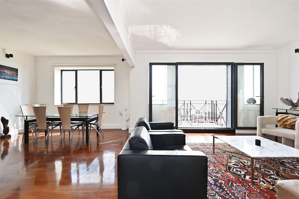 Additional image 17 of 3 bed flat for saleDe La Warr Parade, Bexhill-On-Sea TN40