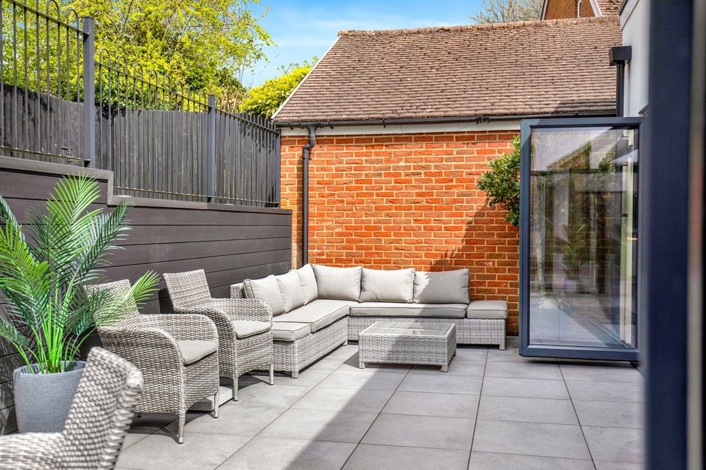 Additional image 25 of 5 bed detached house for saleConnaught Way, Alton GU34