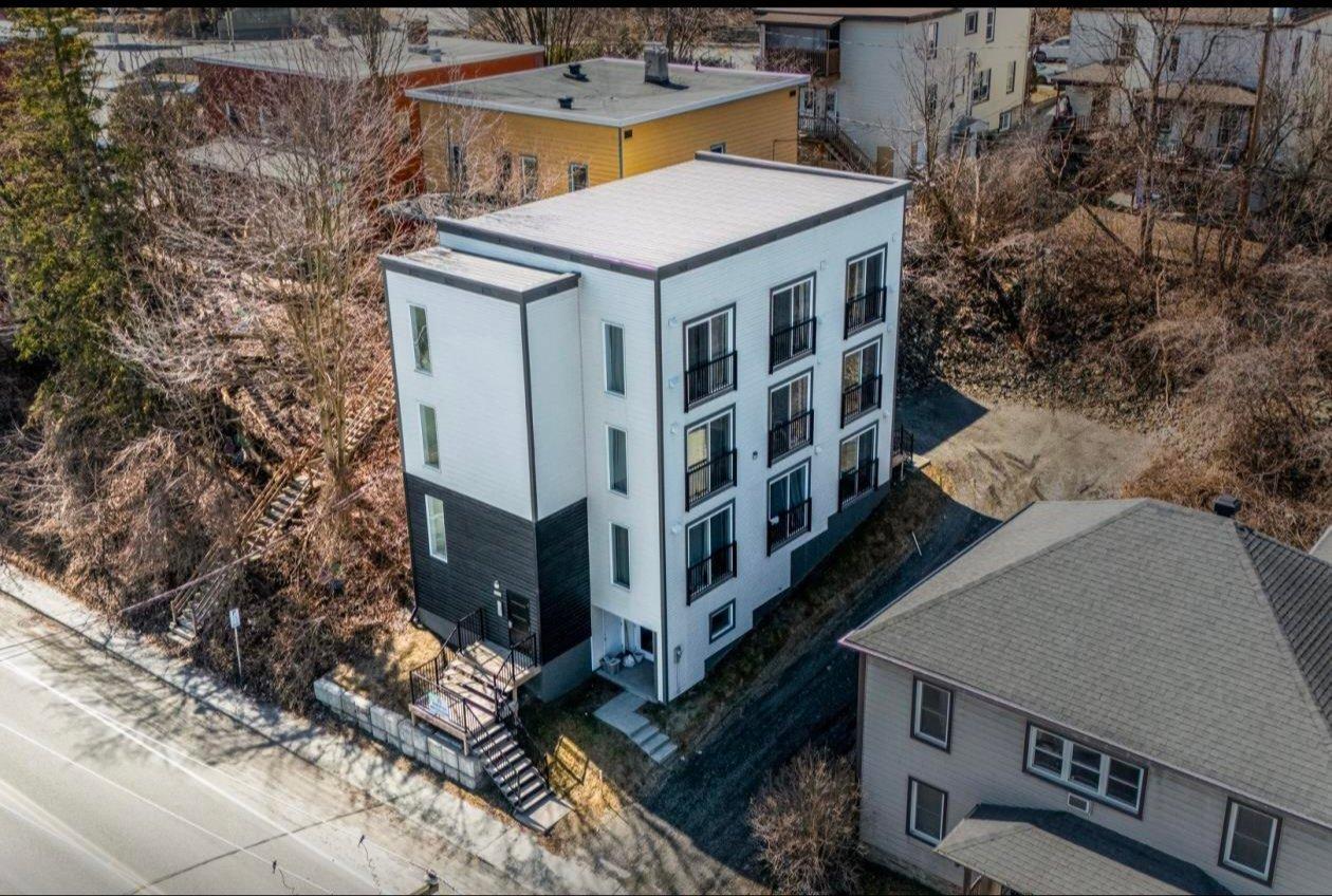515 Rue Wellington S.