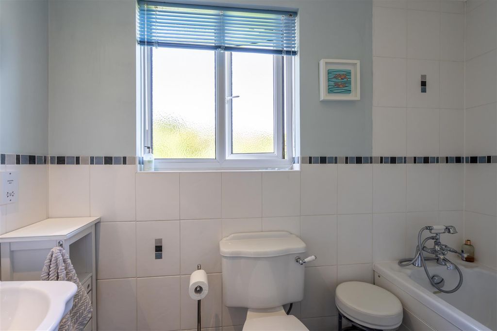 Additional image 21 of 5 bed detached house for saleSilverston Avenue, Aldwick, Bognor Regis PO21