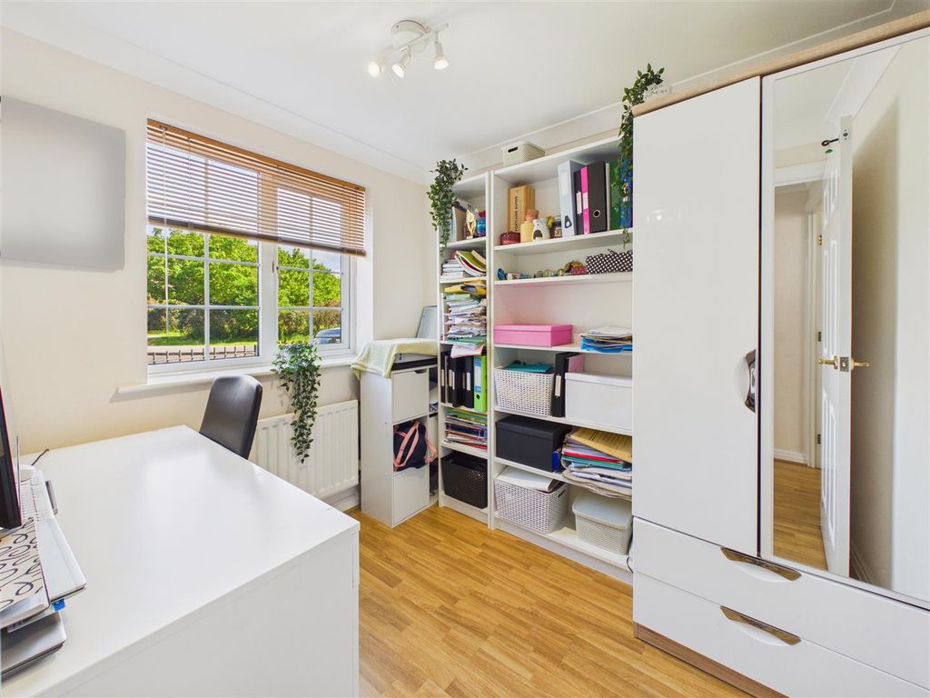 4 bed detached house for saleConstable Way, Brough HU15 photo 3