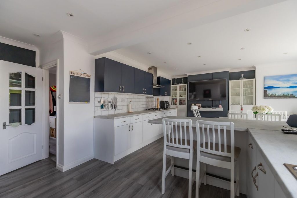 Additional image 3 of 4 bed semi-detached house for saleSolva Avenue, Cardiff CF14