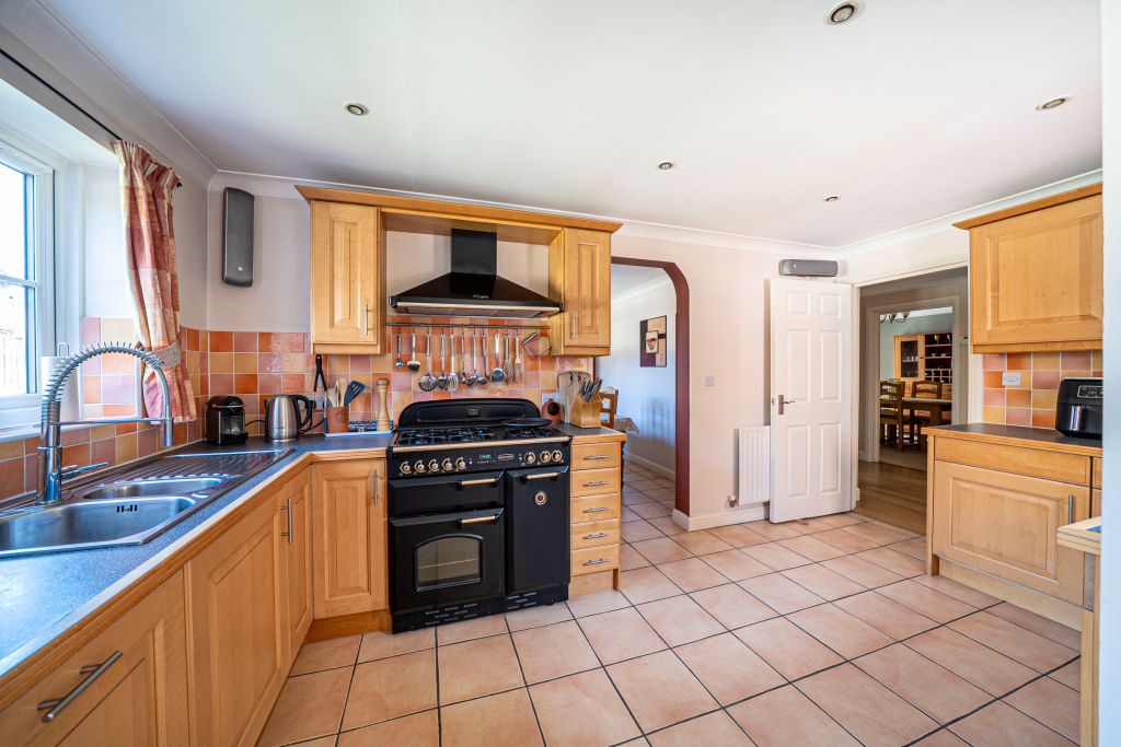 Additional image 7 of 6 bed detached house for saleElizabeth Court, Penton Corner SP11