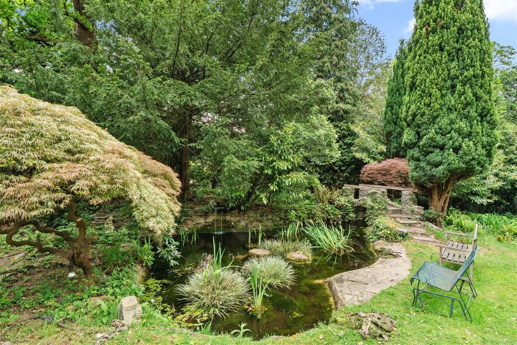 Additional image 22 of 2 bed flat for saleWoburn Park, Woburn Hill, Addlestone KT15