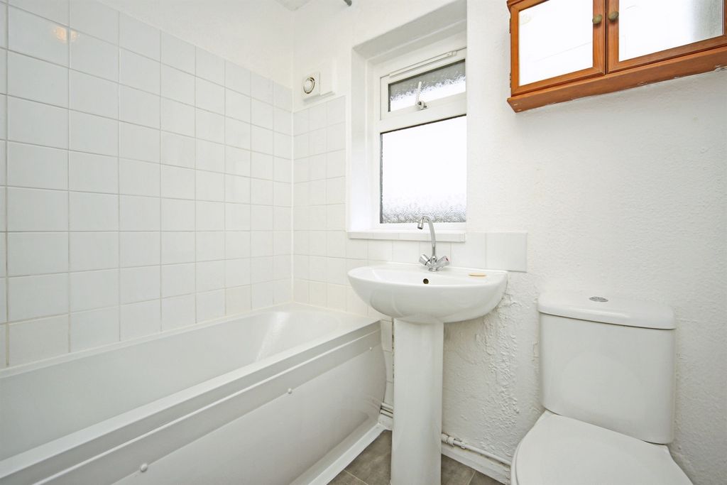 Additional image 12 of 2 bed maisonette for saleWest Green Drive, Stratford-Upon-Avon CV37