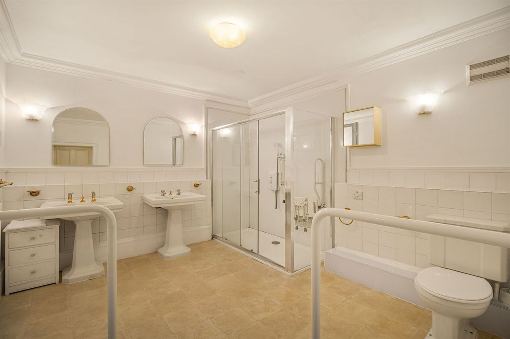 Additional image 9 of 2 bed flat for saleDevisdale Road, West Lynn Devisdale Road WA14