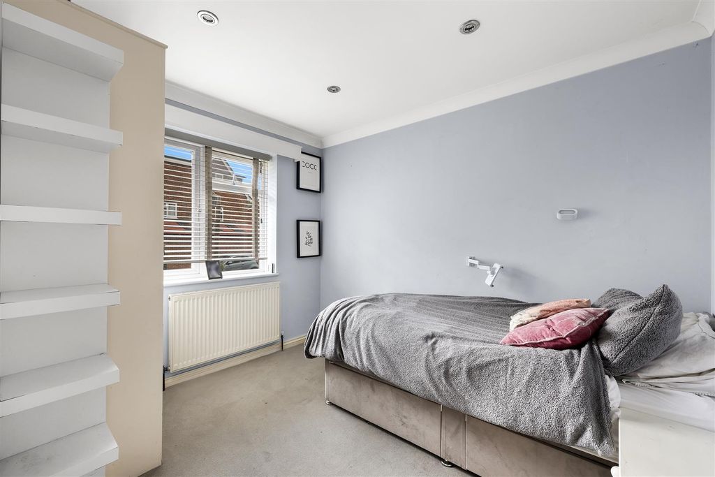 Additional image 23 of 5 bed semi-detached house for saleArdmore Lane, Buckhurst Hill IG9