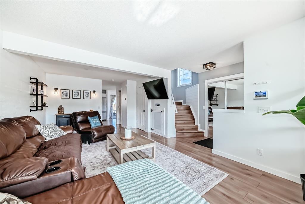 Additional image 4 of 93 Evansford Circle NW, Calgary, AB, T3P0A9