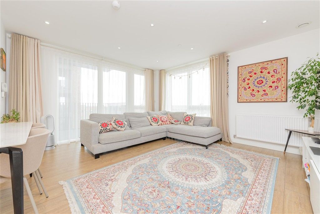 Additional image 3 of 3 bed flat for saleRegal Walk, Bexleyheath, Kent DA6