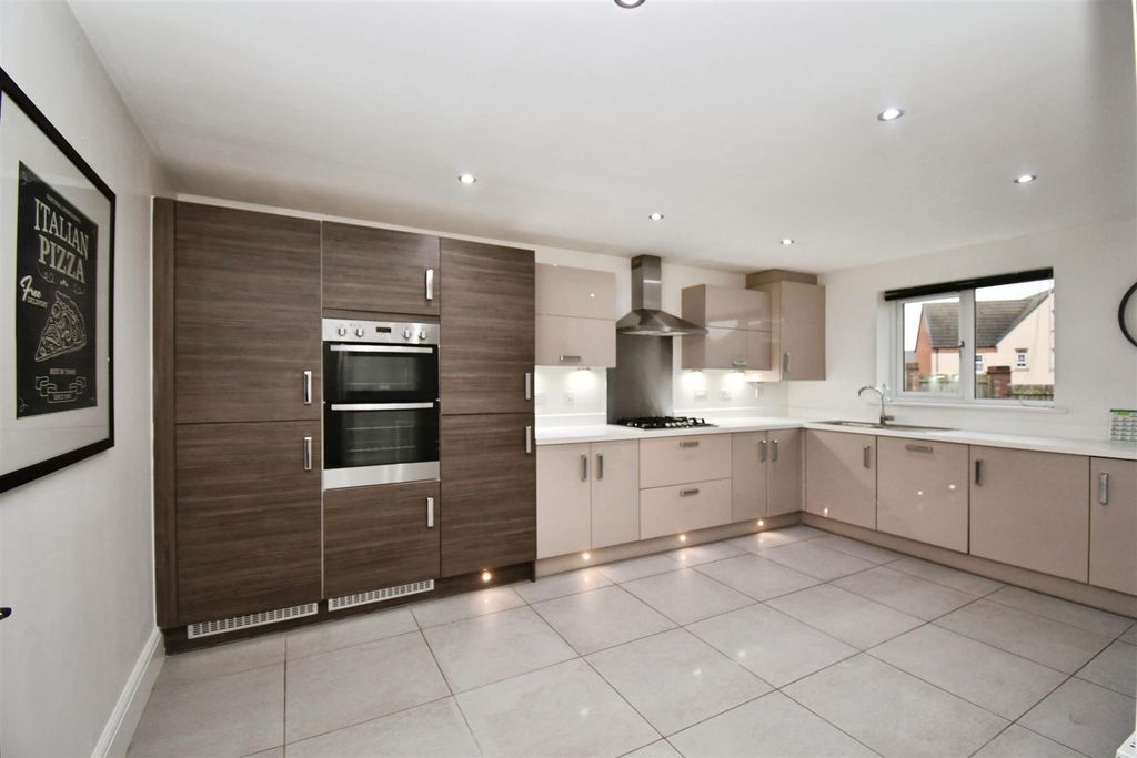 Additional image 3 of 4 bed detached house for saleMulberry Avenue, Beverley HU17