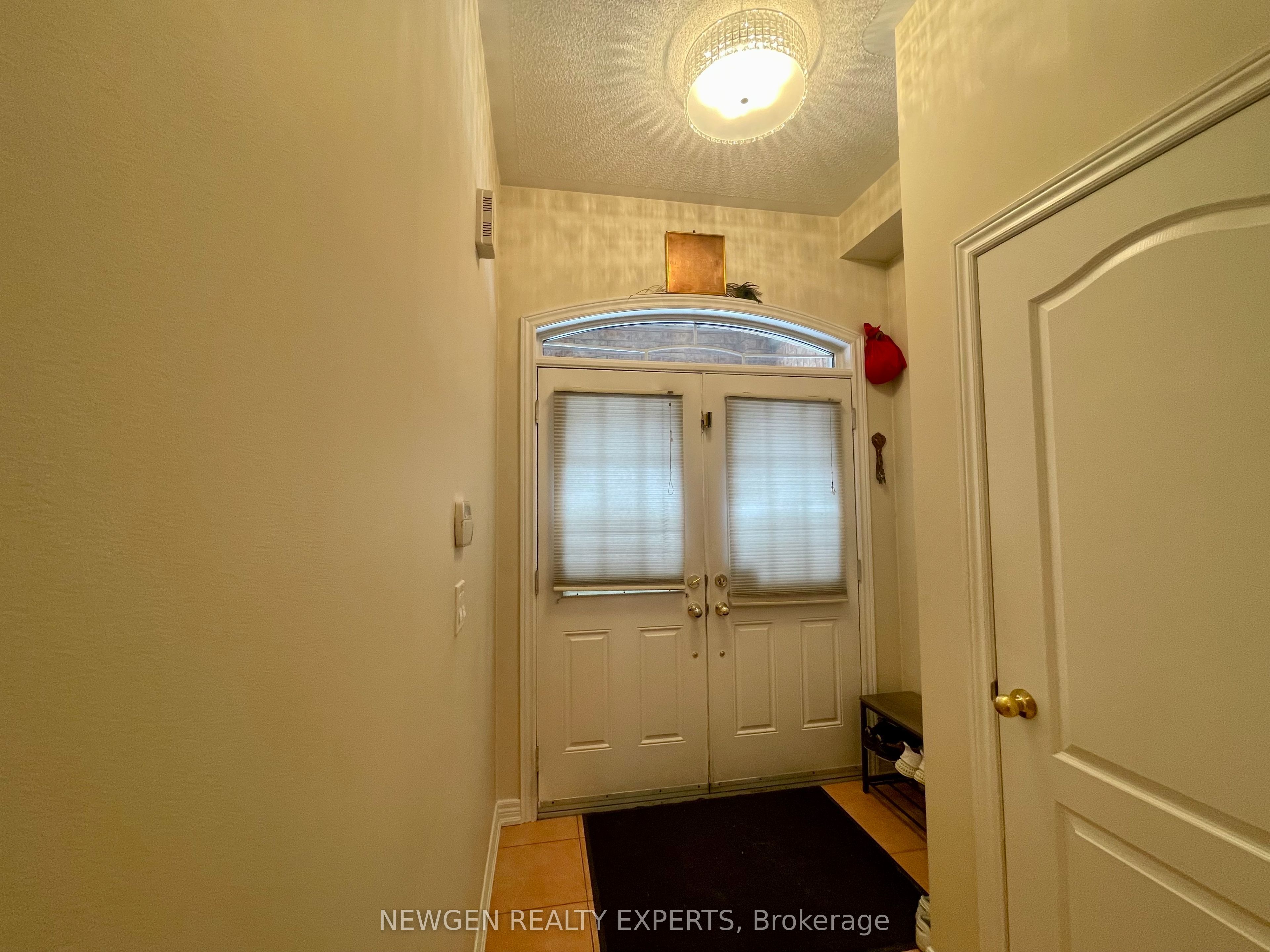 Additional image 2 of #Upper-42 Crystalview Crescent, Brampton, ON, L6P 2R7