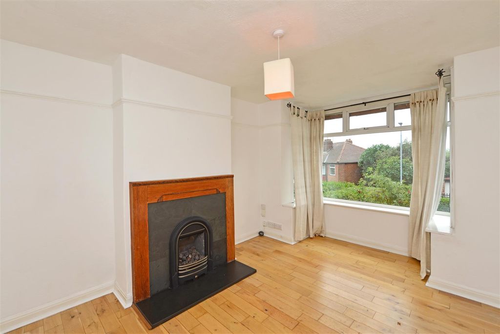 Additional image 2 of 3 bed semi-detached house for saleLynwood Crescent, Leeds LS12
