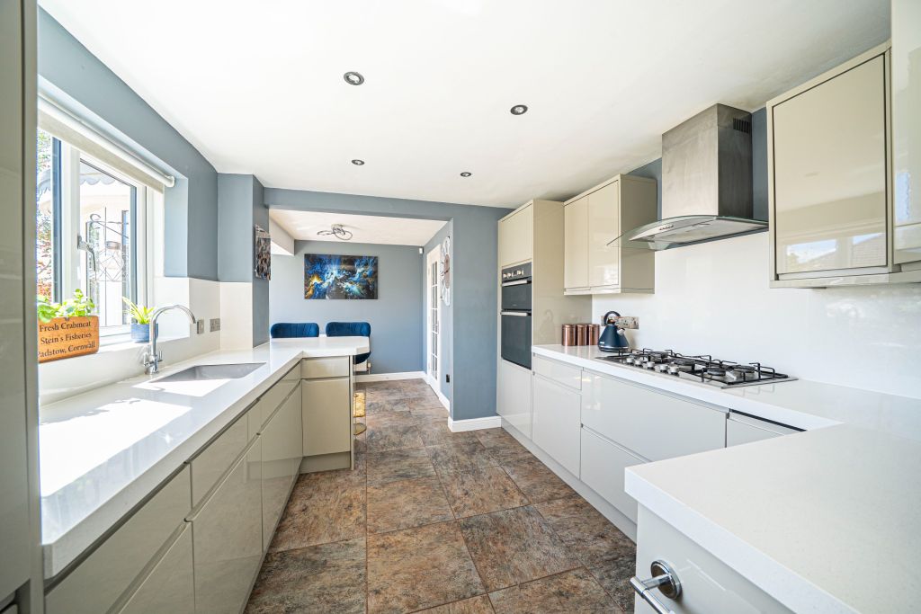Additional image 6 of 4 bed detached house for saleJutland Crescent, Andover SP10