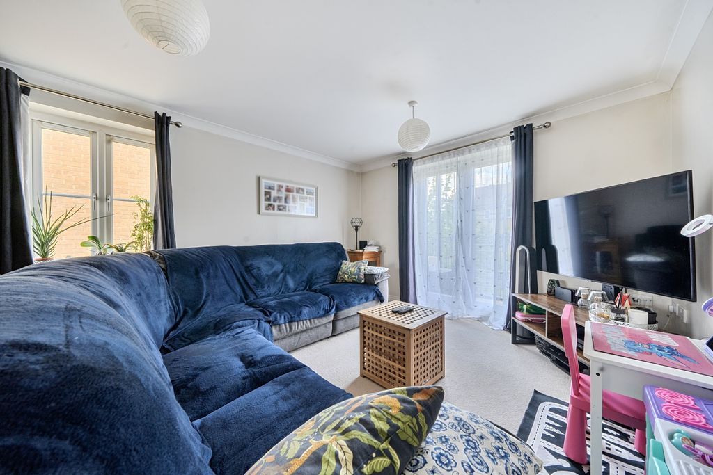 Additional image 2 of 2 bed flat for saleChandlers Court, 2 Appleford Drive OX18