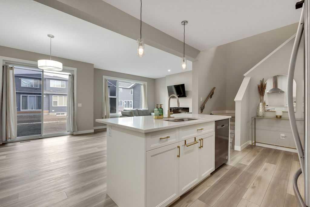 Additional image 5 of 216 Creekstone Row SW, Calgary, AB, T2X4Y5