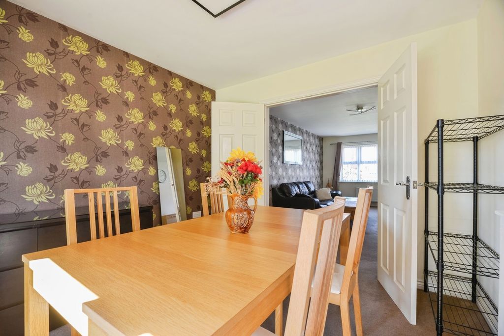 4 bed detached house for saleThe Ridings, Middlesbrough, North Yorkshire TS4 photo 3
