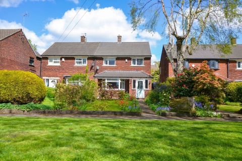 Dovedale Avenue, Eccles M30