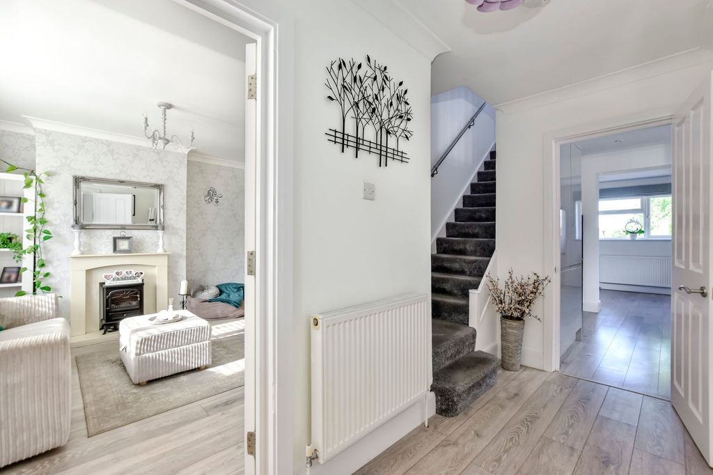 Additional image 16 of 4 bed semi-detached house for saleTibbs Hill Road, Abbots Langley WD5