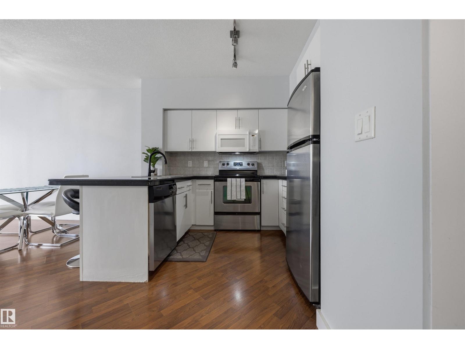 Additional image 3 of 1403-10136 104 Street NW, Edmonton, AB, T5J0B5