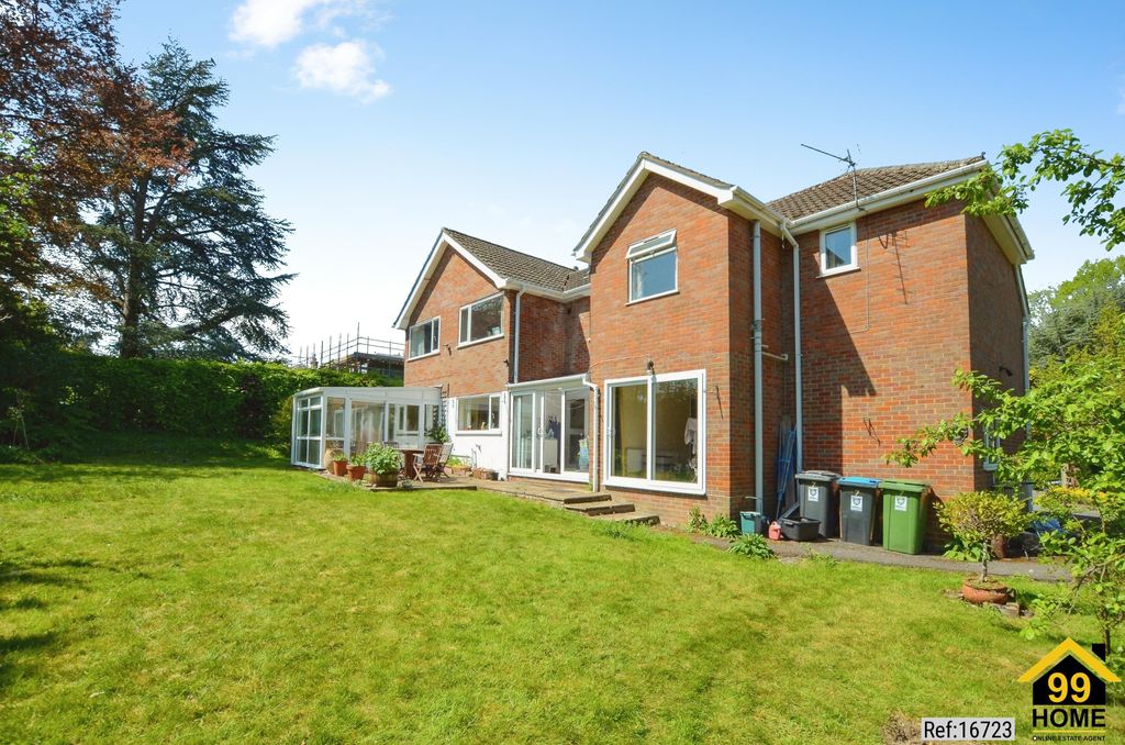 Additional image 18 of 5 bed detached house for saleTower Close, Berkhamsted, Hertfordshire HP4