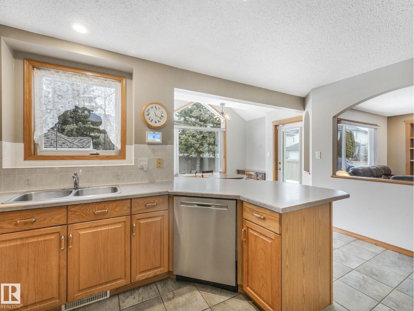 Additional image 5 of 11704 11 Avenue NW, Edmonton, AB, T6J7C3