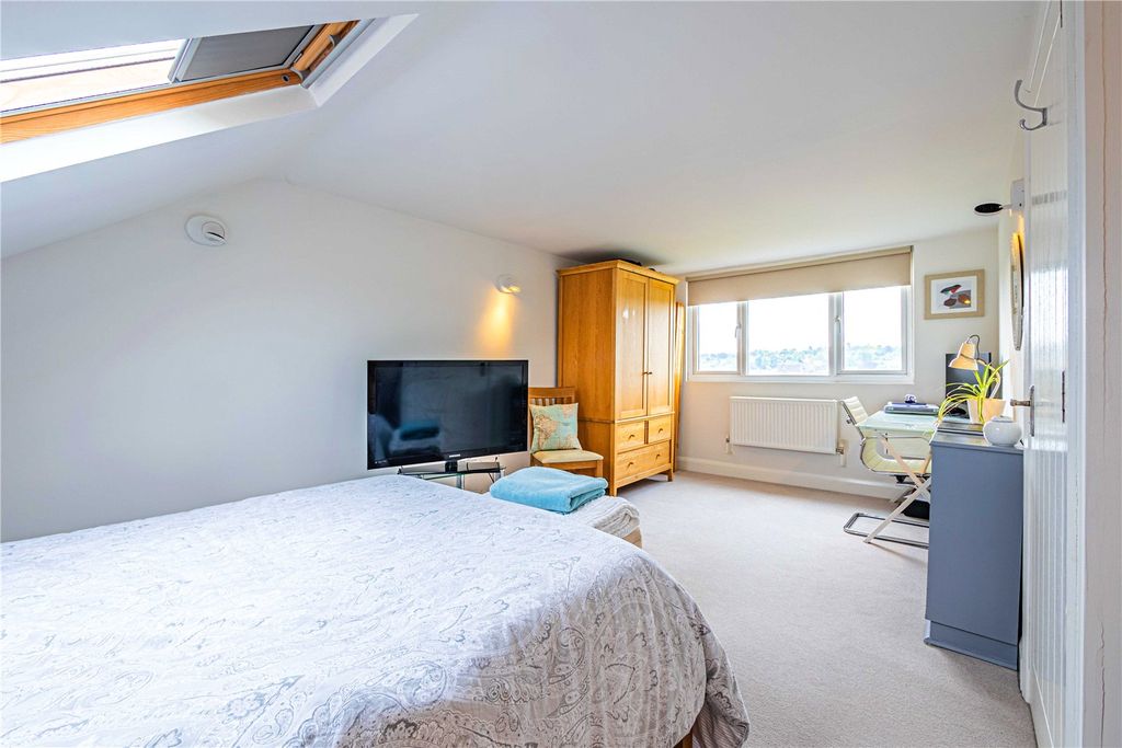 Additional image 17 of 3 bed semi-detached house for saleMeadow Road, Berkhamsted, Hertfordshire HP4