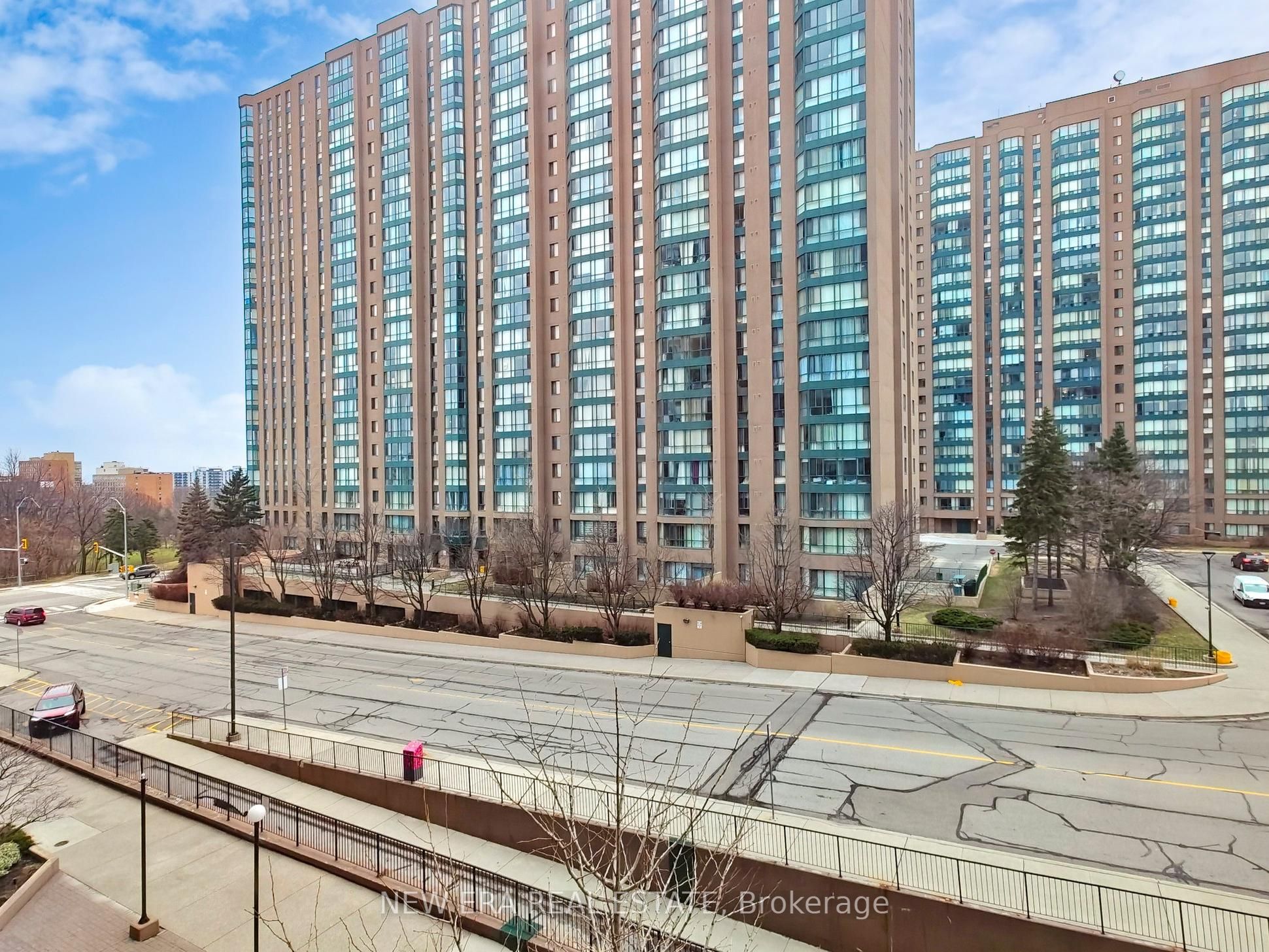 409-115 Hillcrest Avenue, Mississauga, ON, L5B 3Y9
