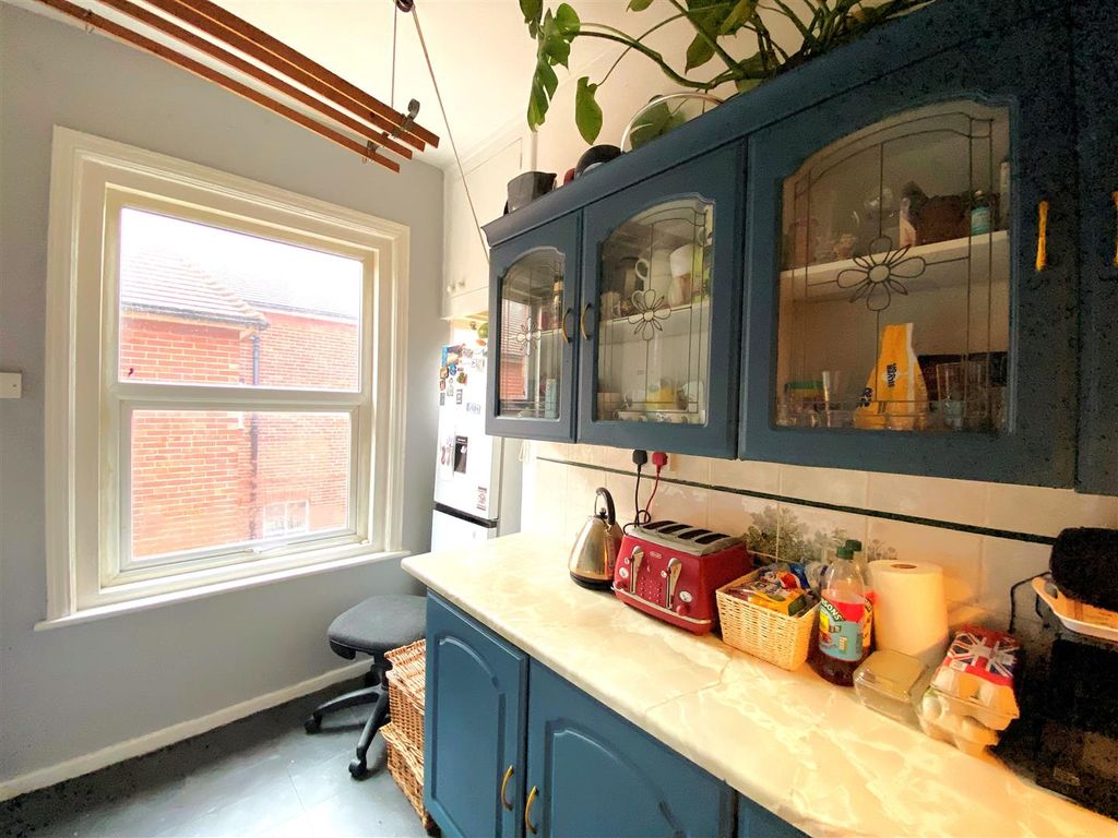Additional image 5 of 3 bed flat for saleDorset Road, Bexhill-On-Sea TN40