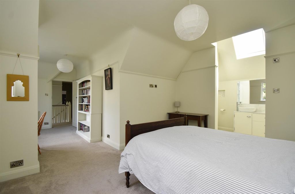 Additional image 13 of 6 bed detached house for saleSutherland Avenue, Bexhill-On-Sea TN39