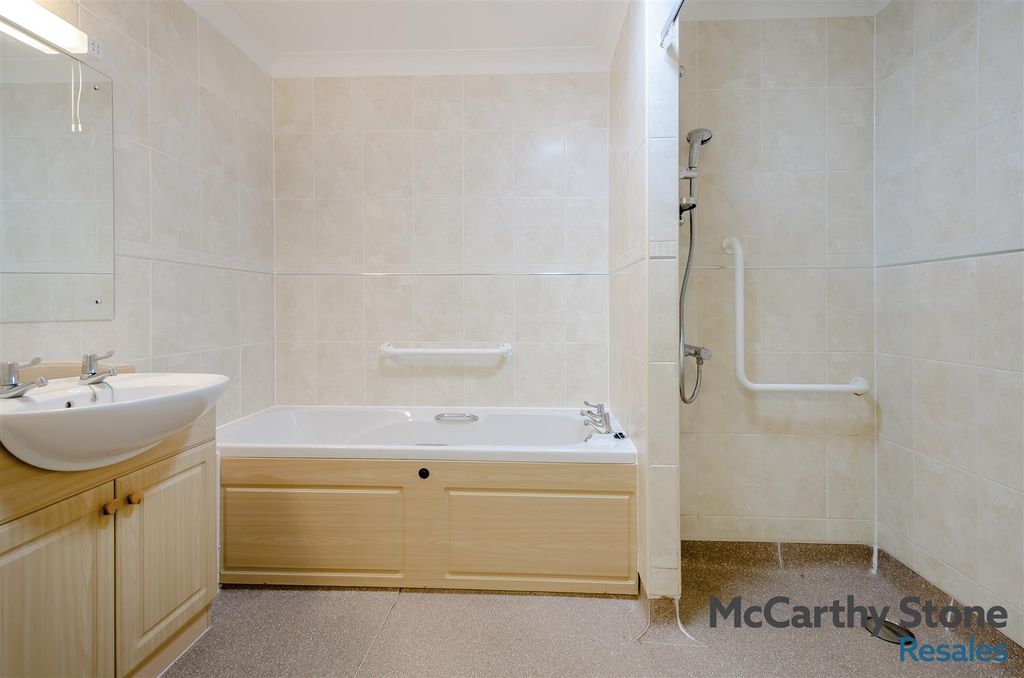 Additional image 21 of 1 bed flat for saleSt Rumbolds Court, Buckingham Road, Brackley NN13