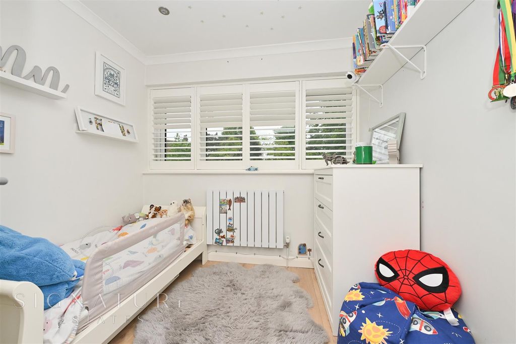 Additional image 13 of 4 bed town house for saleSt. Lawrence Close, Abbots Langley WD5