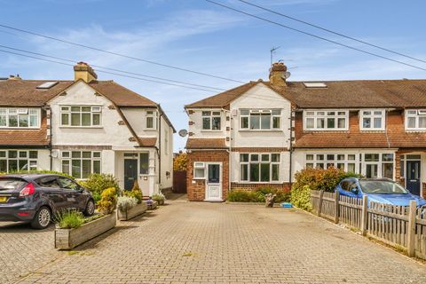 Green Lanes, Epsom KT19