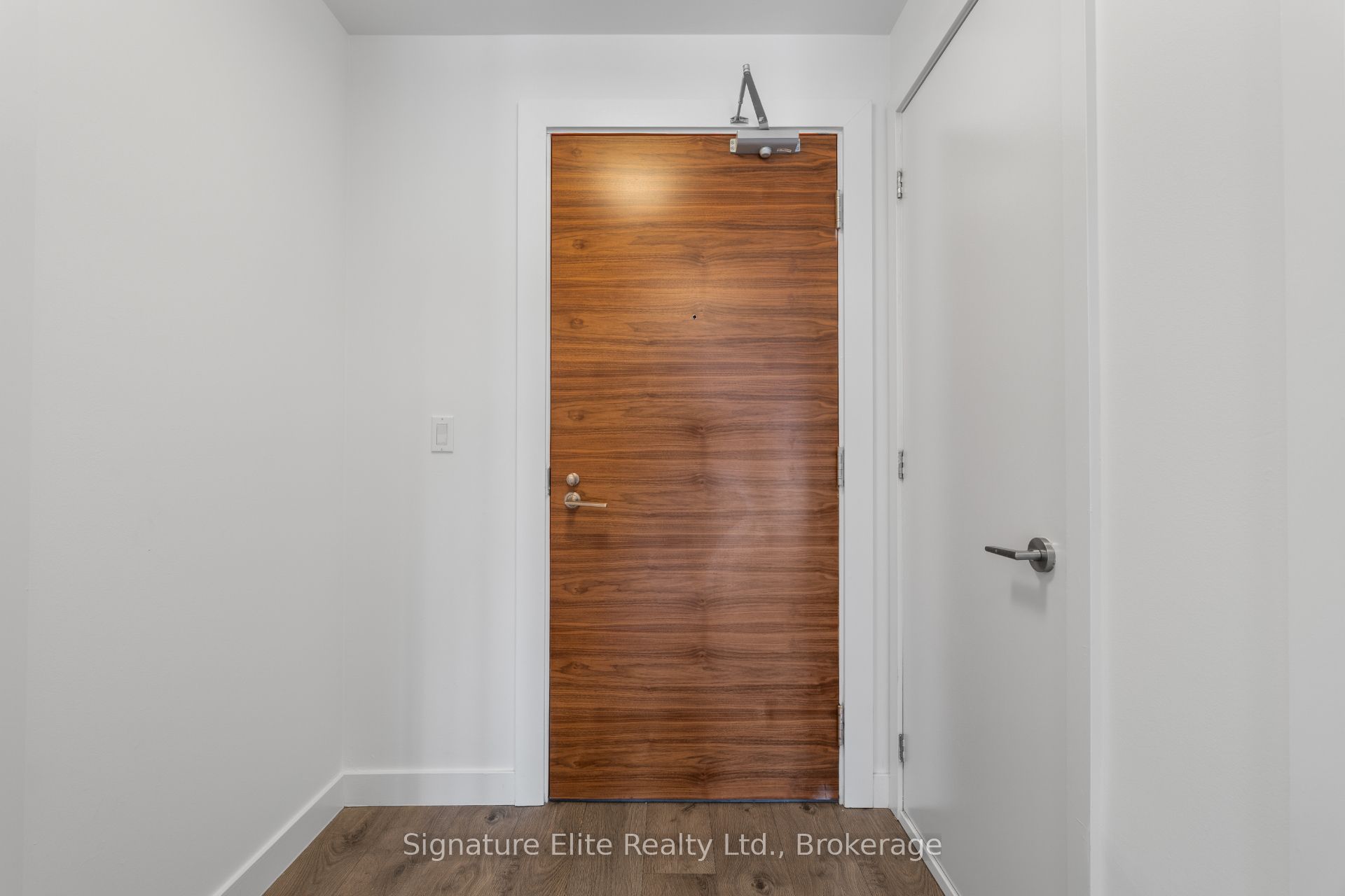Additional image 4 of 309-1075 Queen Street E, Toronto, ON, M4M 1K3