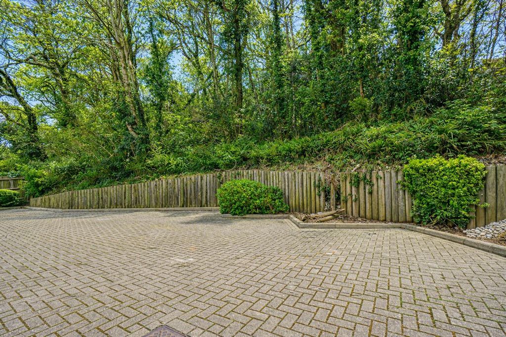 Additional image 8 of 2 bed flat for saleWelton Rise, St. Leonards-On-Sea TN37