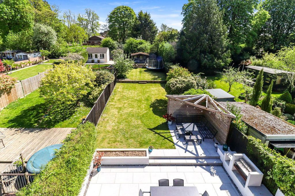 Additional image 33 of 5 bed property for saleAbbots Road, Abbots Langley WD5