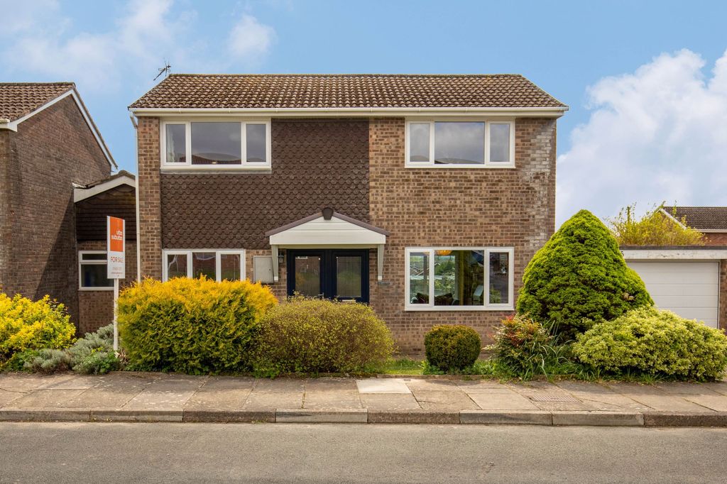 4 bed link detached house for saleParc-Y-Bryn, Creigiau CF15