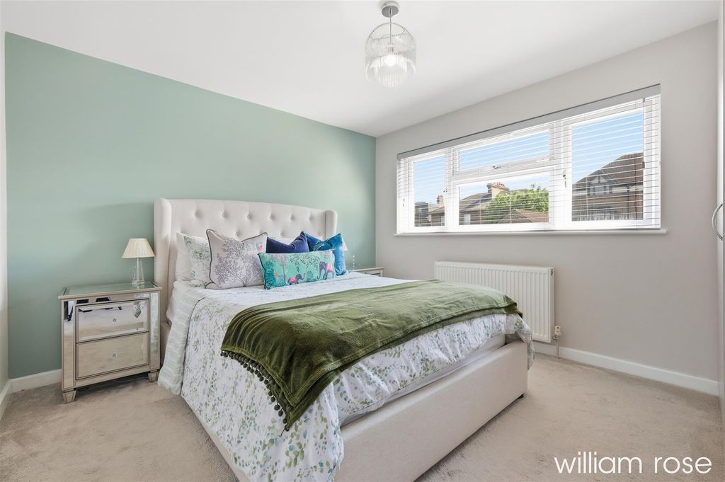 Additional image 18 of 4 bed semi-detached house for saleWestbury Lane, Buckhurst Hill IG9