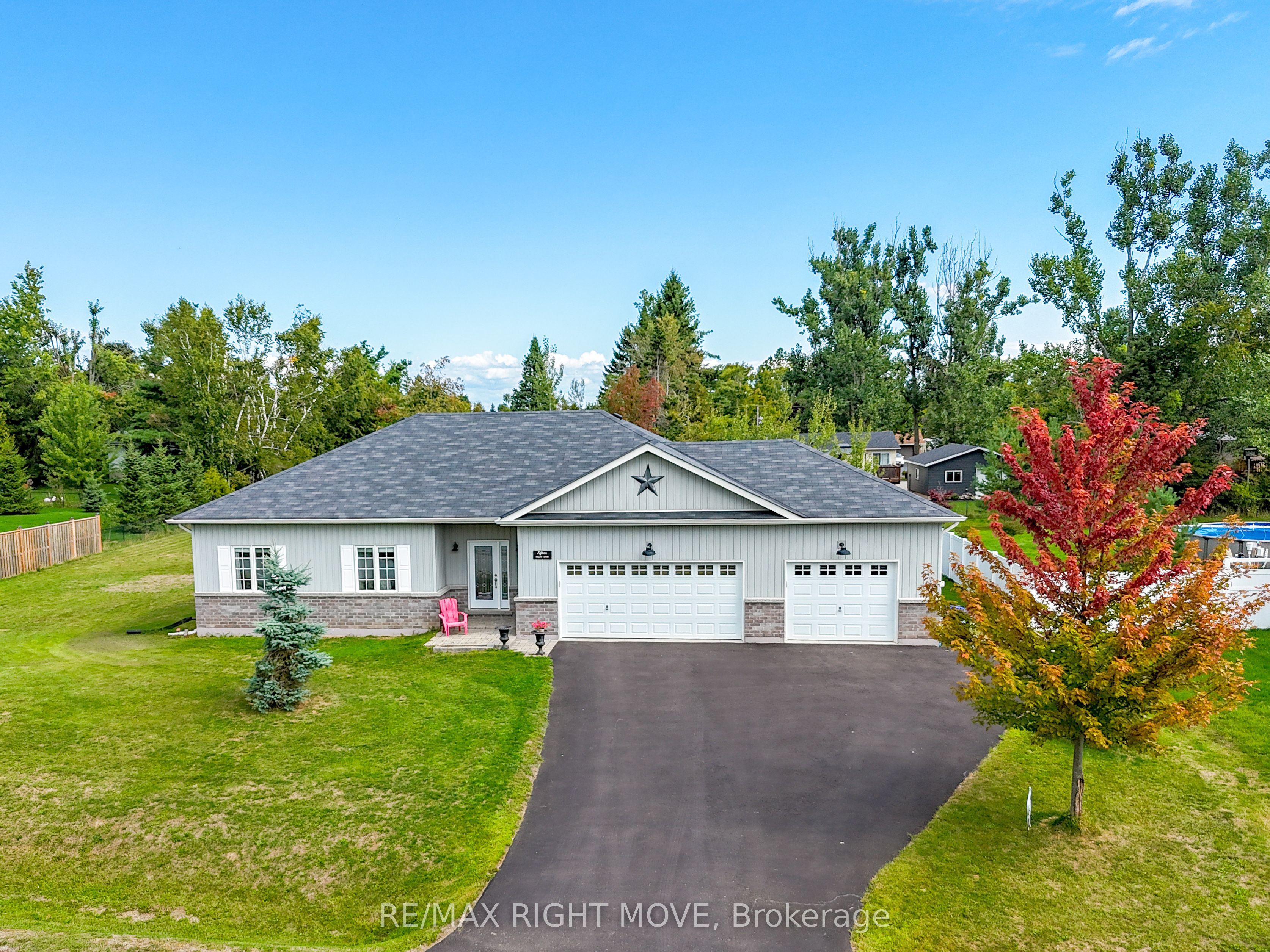 15 Keyzer Drive, Oro-medonte, ON, L3V 8N7