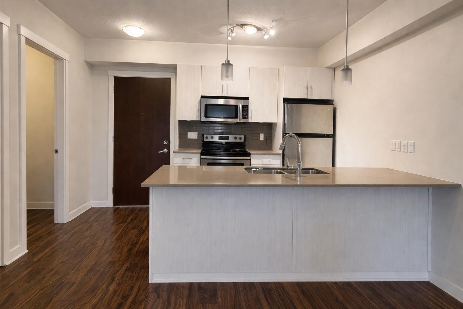 Additional image 4 of 304-7777 Royal Oak Avenue, Burnaby, BC, V5J 4K2