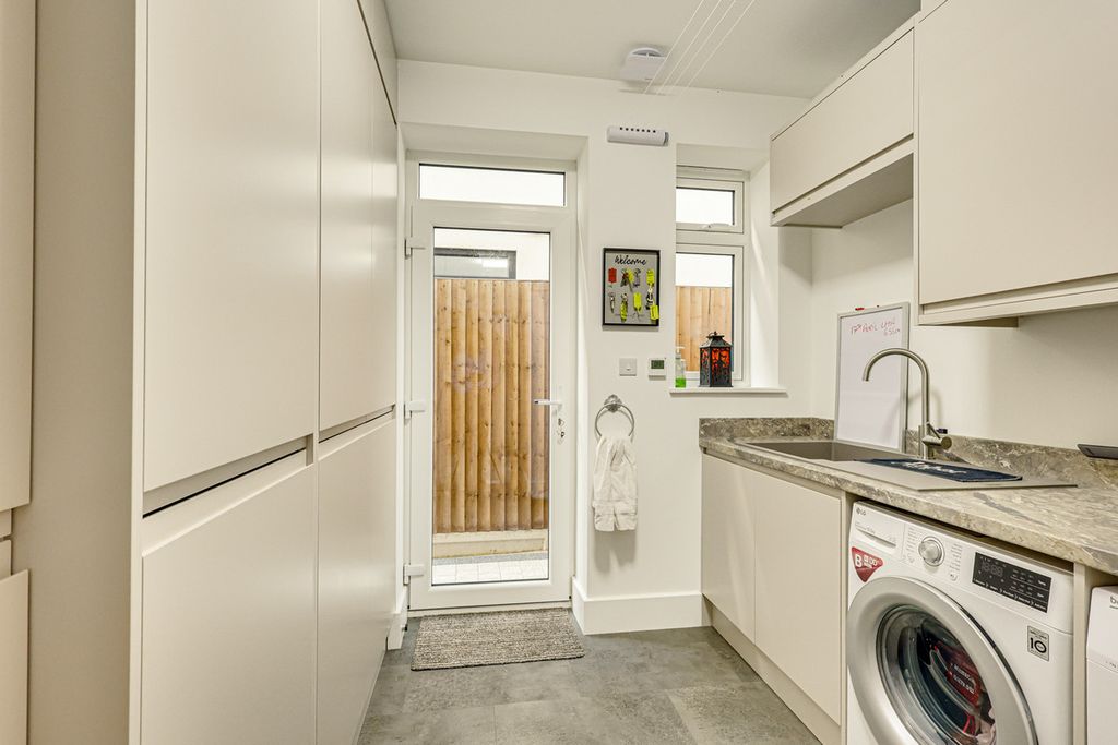 Additional image 21 of 4 bed detached house for saleCastle Road, Benfleet SS7