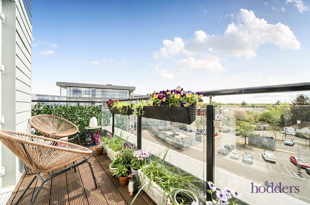 Additional image 7 of 2 bed flat for saleBeaumont Apartments, Hawker Drive, Addlestone, Surrey KT15